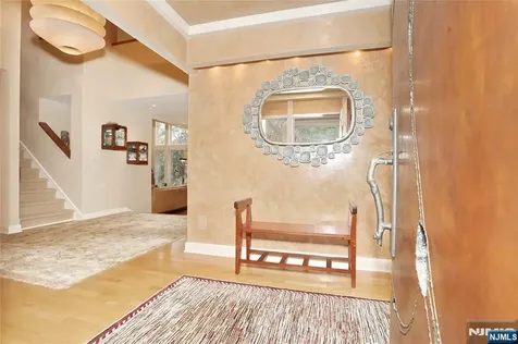 8 Red Rock Trail Saddle River NJ 07458
