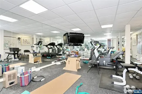 8 Red Rock Trail Saddle River NJ 07458