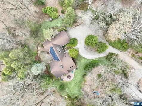 8 Red Rock Trail Saddle River NJ 07458
