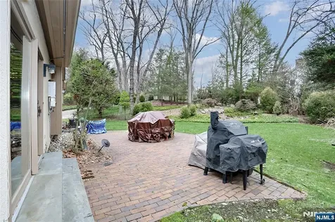 8 Red Rock Trail Saddle River NJ 07458