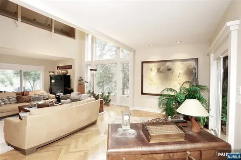 8 Red Rock Trail Saddle River NJ 07458