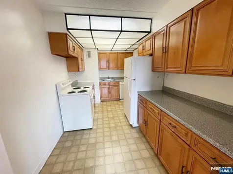 1600 Center Avenue Fort Lee NJ 07024