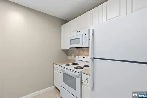 905 River Road Edgewater NJ 07020