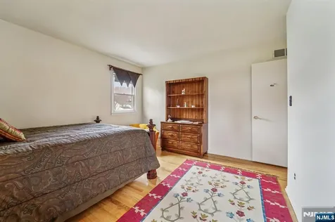 14 Eton Place Springfield NJ 07081