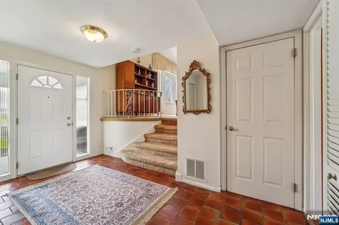 14 Eton Place Springfield NJ 07081