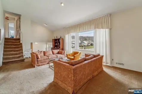 14 Eton Place Springfield NJ 07081