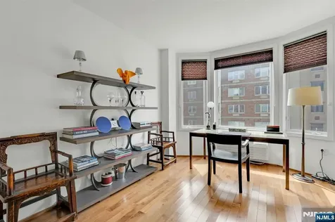 3219 City Place Edgewater NJ 07020
