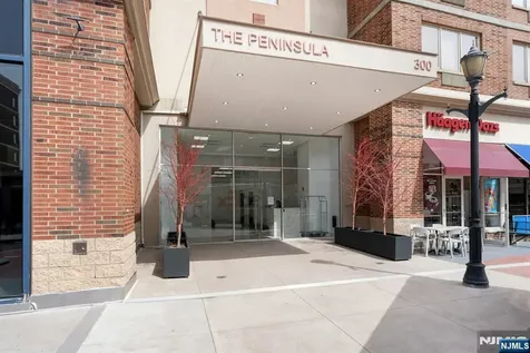 3219 City Place Edgewater NJ 07020