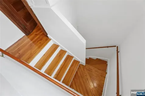 42 Walnut Street Rutherford NJ 07070