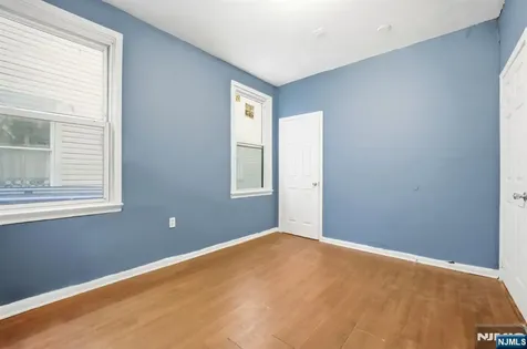 375 6th Avenue Newark NJ 07107