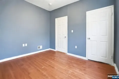375 6th Avenue Newark NJ 07107