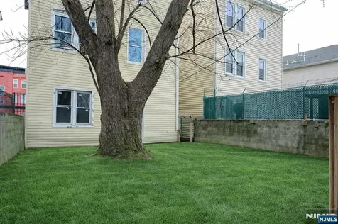 375 6th Avenue Newark NJ 07107