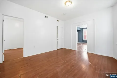 375 6th Avenue Newark NJ 07107