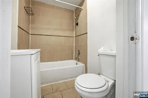 375 6th Avenue Newark NJ 07107