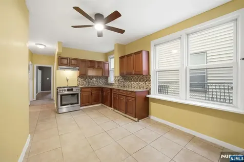 375 6th Avenue Newark NJ 07107