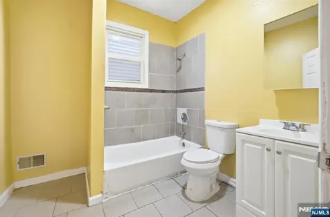 375 6th Avenue Newark NJ 07107