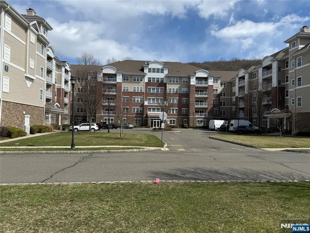 1118 Warrens Way Wanaque NJ 07465