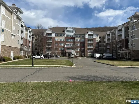 1118 Warrens Way Wanaque NJ 07465