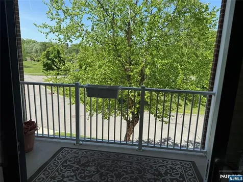 1118 Warrens Way Wanaque NJ 07465