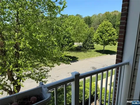 1118 Warrens Way Wanaque NJ 07465