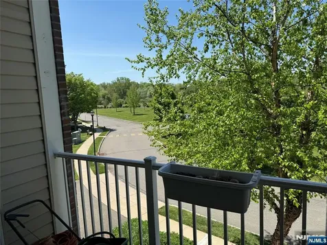 1118 Warrens Way Wanaque NJ 07465