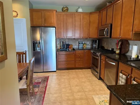 1118 Warrens Way Wanaque NJ 07465