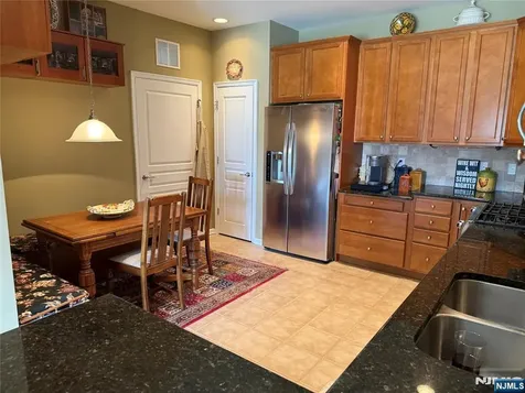 1118 Warrens Way Wanaque NJ 07465