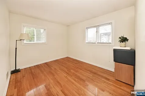 217 Sweetbriar Place Paramus NJ 07652