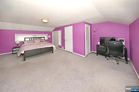 217 Sweetbriar Place Paramus NJ 07652