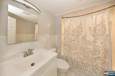 217 Sweetbriar Place Paramus NJ 07652