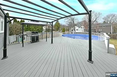217 Sweetbriar Place Paramus NJ 07652