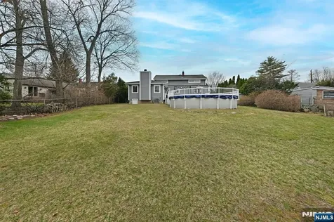 217 Sweetbriar Place Paramus NJ 07652