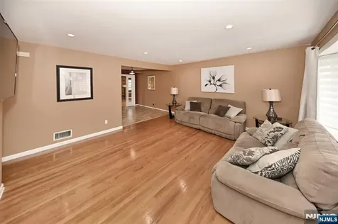 217 Sweetbriar Place Paramus NJ 07652