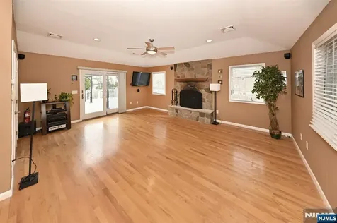 217 Sweetbriar Place Paramus NJ 07652