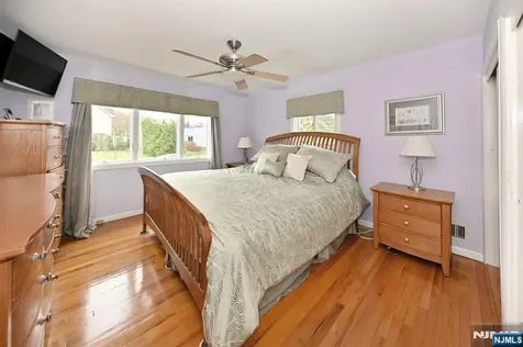 217 Sweetbriar Place Paramus NJ 07652