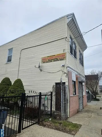 25 Jacob Street Newark NJ 07103