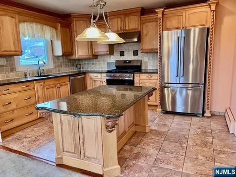 661 Clinton Place Ridgefield NJ 07657