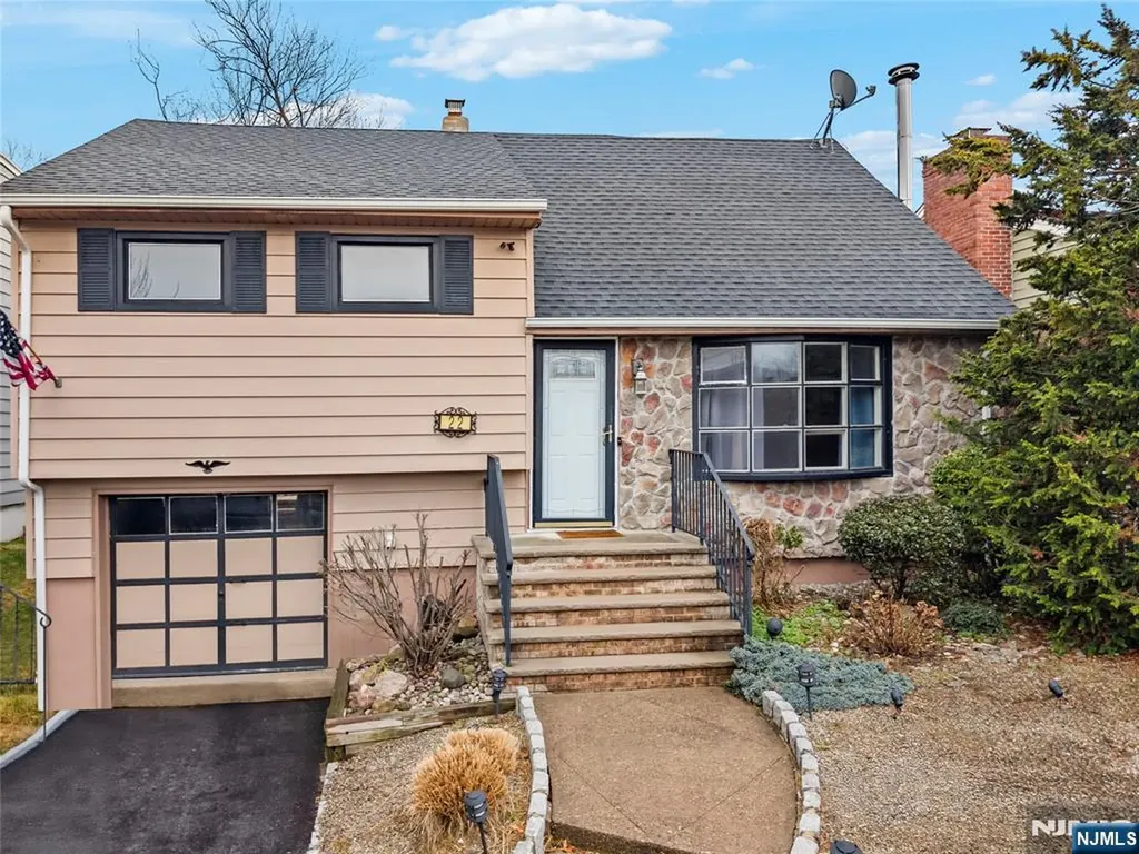 22 Cottage Street Belleville NJ 07109