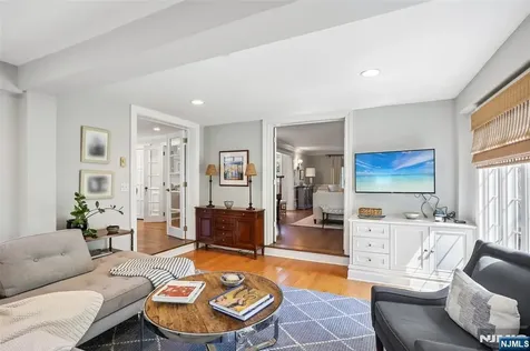 45 Wyncote Road Ho-ho-kus NJ 07423
