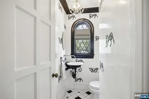 45 Wyncote Road Ho-ho-kus NJ 07423
