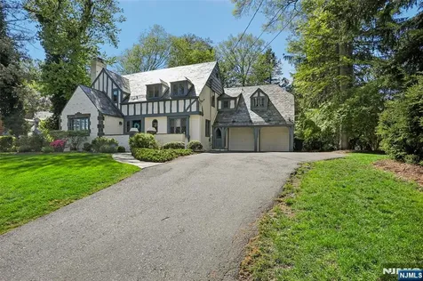 45 Wyncote Road Ho-ho-kus NJ 07423