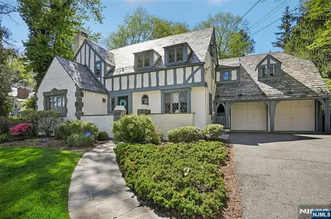 45 Wyncote Road Ho-ho-kus NJ 07423