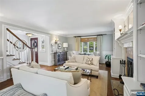 45 Wyncote Road Ho-ho-kus NJ 07423