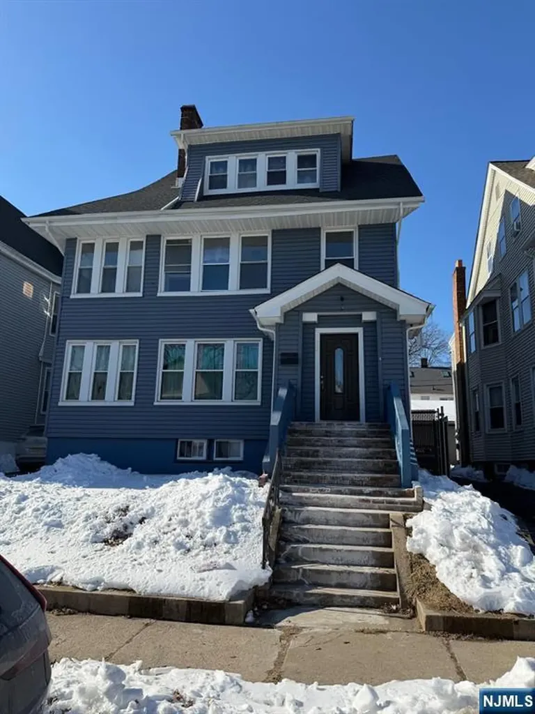 73 Arsdale East Orange NJ 07018