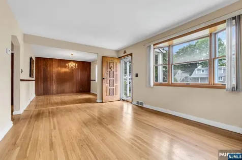 306 Highland Street Cresskill NJ 07626