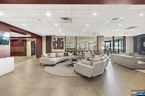 9 Somerset Lane Edgewater NJ 07020