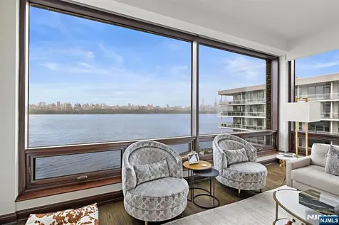 9 Somerset Lane Edgewater NJ 07020