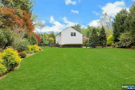 5 Hilltop Road Mahwah NJ 07430