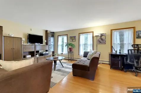 5 Hilltop Road Mahwah NJ 07430
