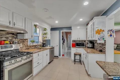 644 Valley Brook Avenue Lyndhurst NJ 07071